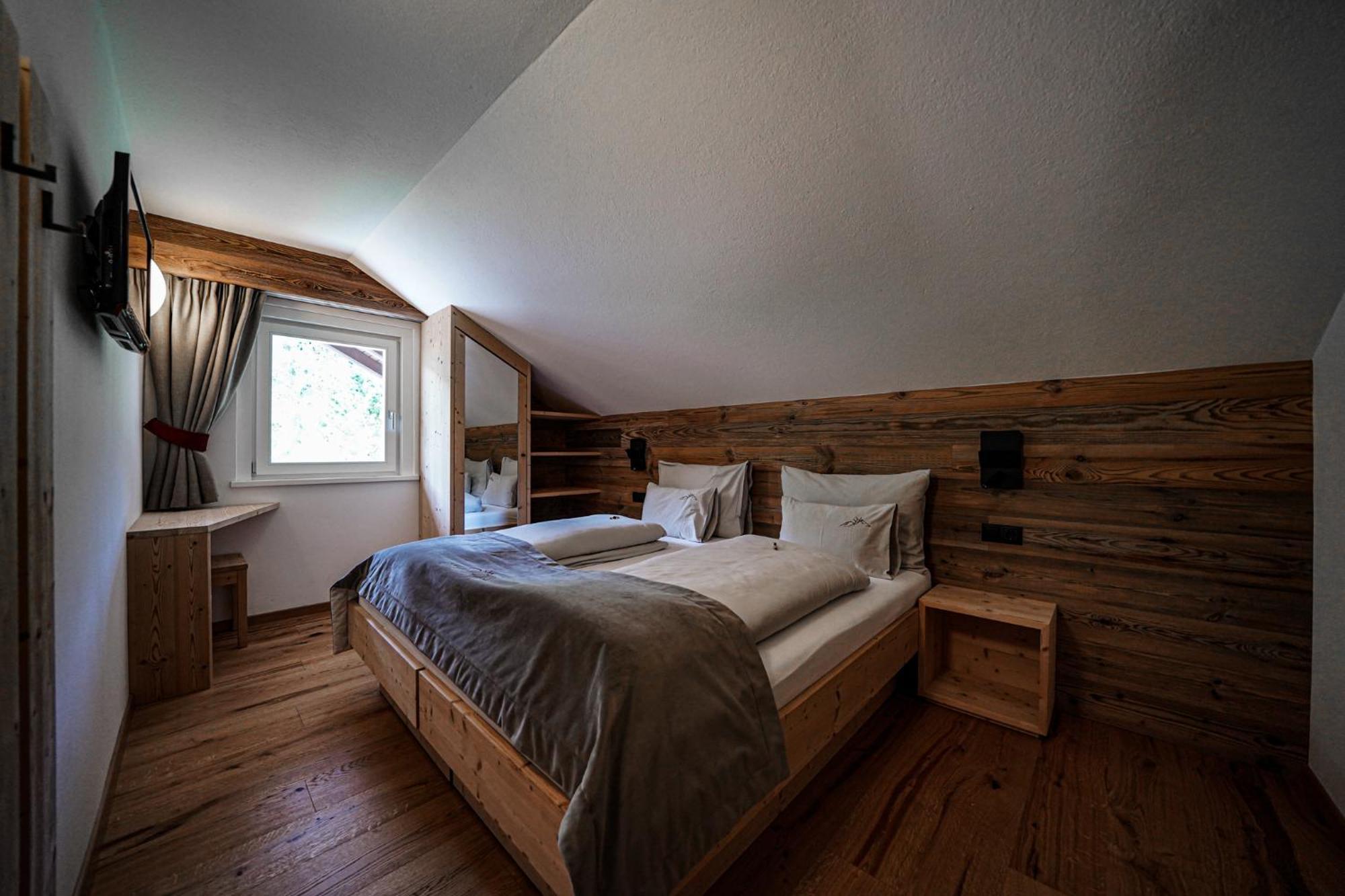 Garni Bergblick Hotel Braies  Bagian luar foto
